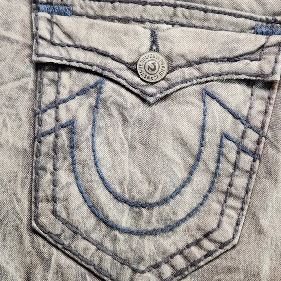 True Religion NWOT Light Gray Jeans Cut Off Shorts with Blue Accents 12'inseam - Picture 5 of 13
